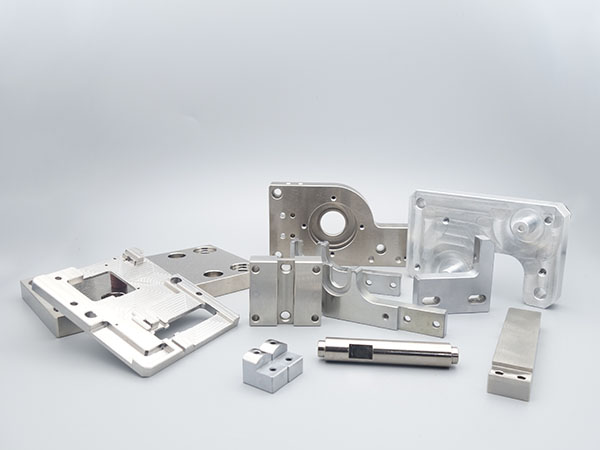 銑床汕頭機(jī)械零件有哪些自身核心汕頭機(jī)械零件？的圖片